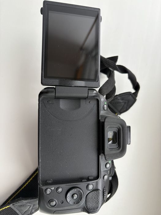 Фотоапарат Nikon D5200 body