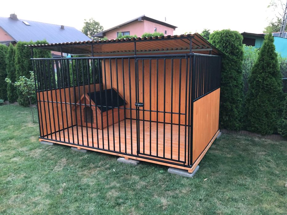 kojec dla psa , box z drewnem
