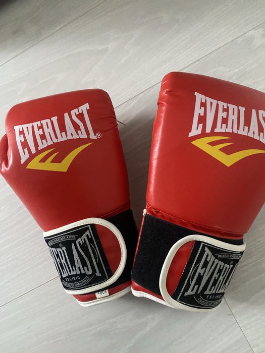 Боксерські перчатки з бінтами Everlast оригінальні