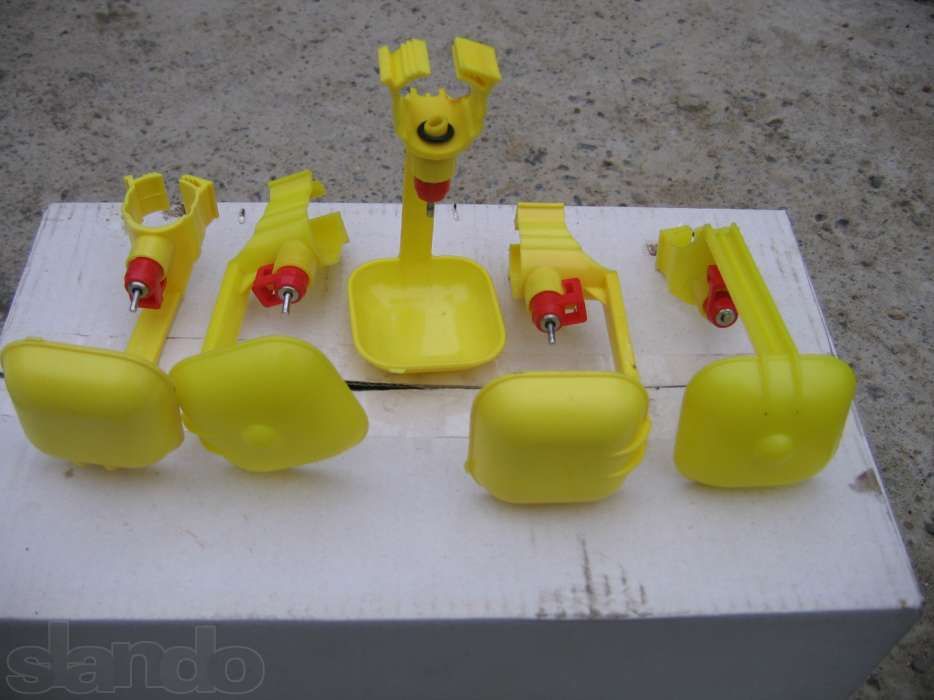 Поїлка ніпельна для бройлерів та перепелів