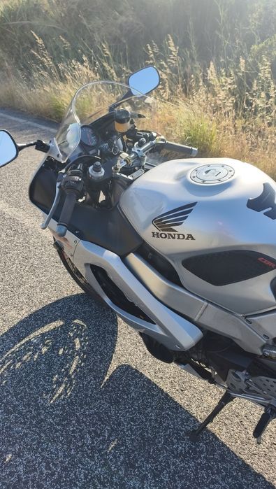Honda cbr 929  aceito troca por outras motas