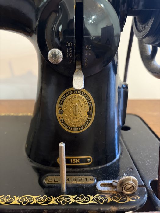 Máquina de Costura Singer