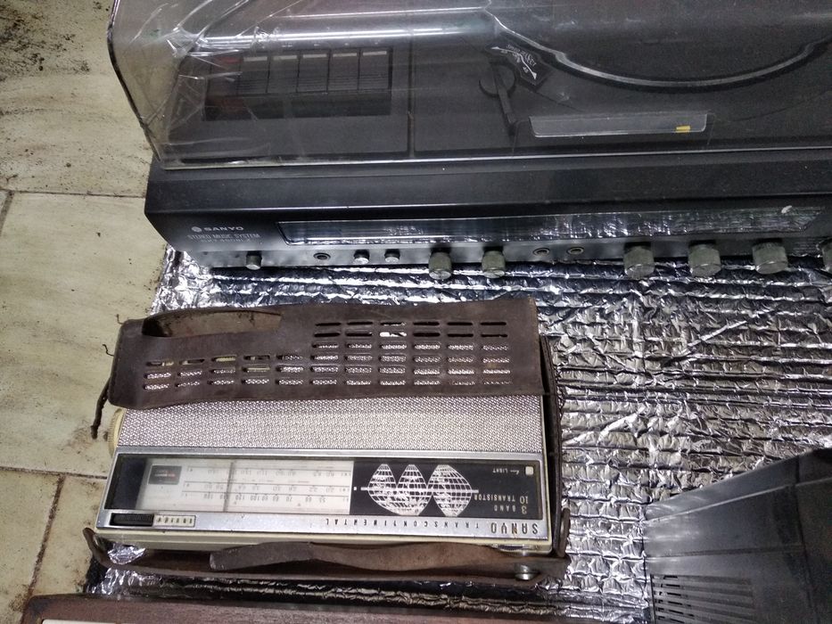 Rádios antigos e diversos