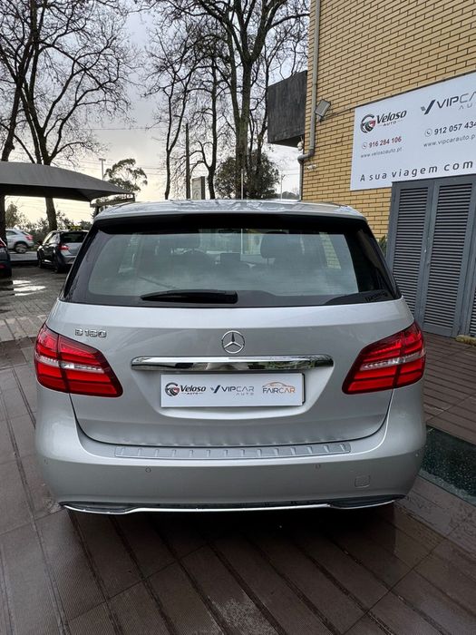 Mercedes-Benz B180 - Pack AMG red