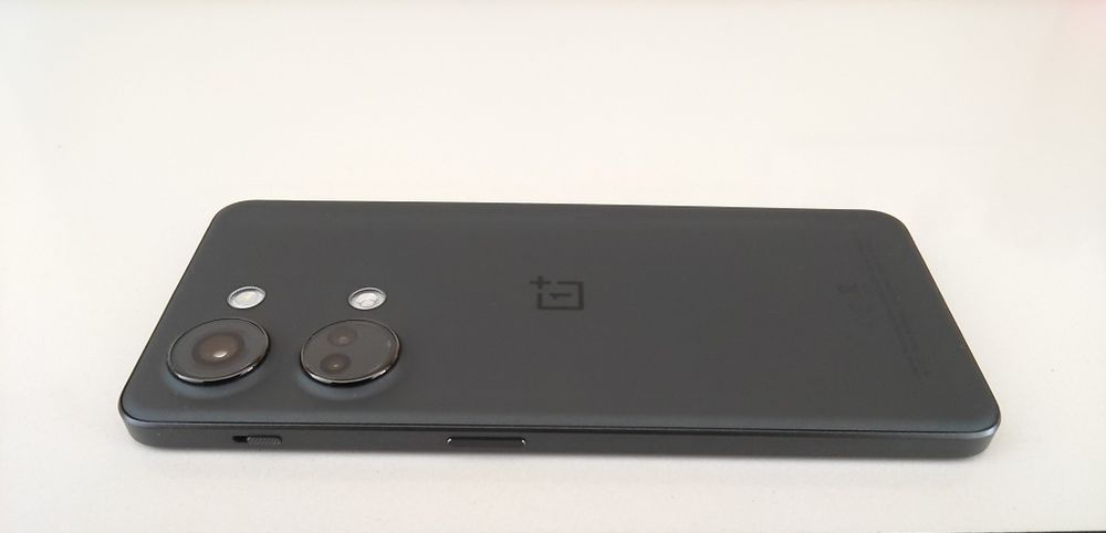 Oneplus Nord 3 - 5G de 16 GB RAM e 256 GB armazenamento