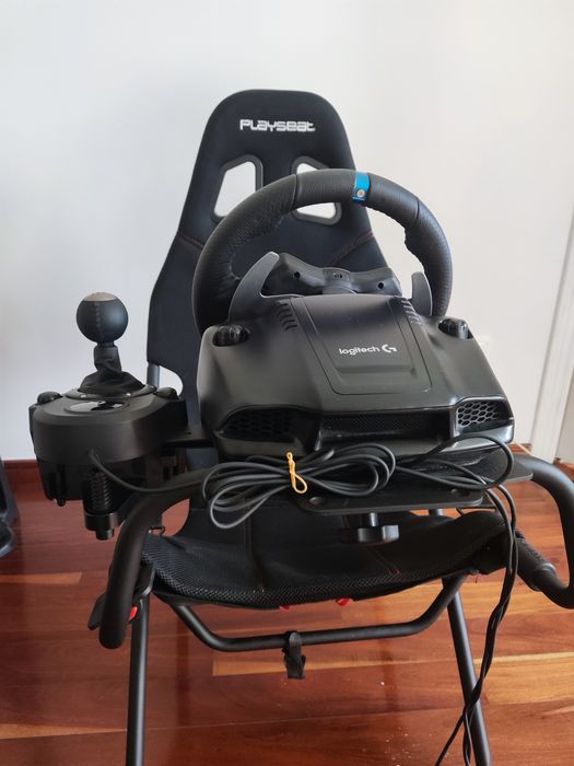 Playseat + Logitech G29 kit
