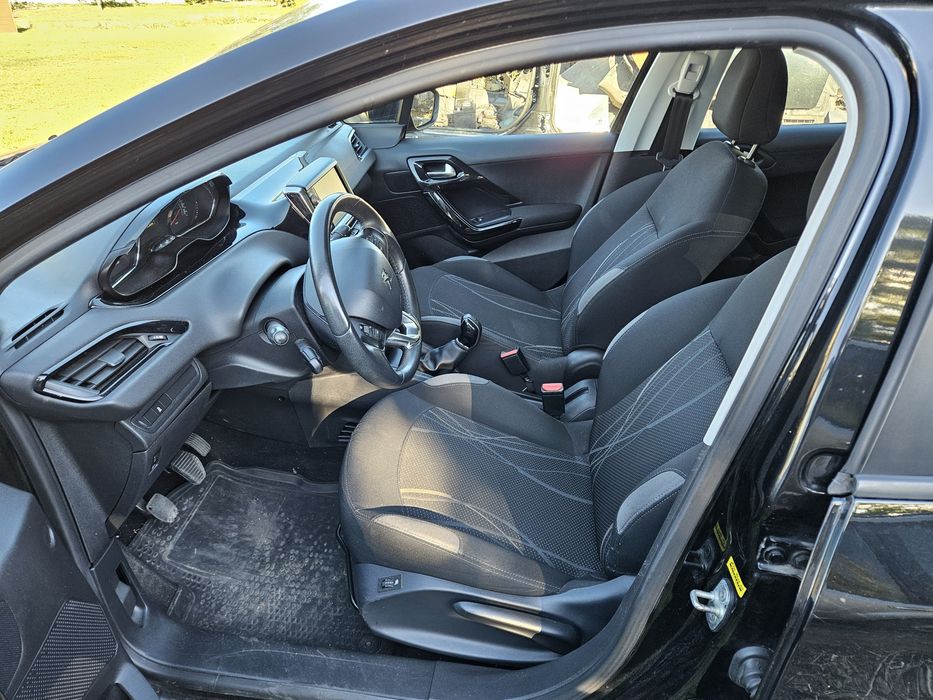 Peugeot 208 2014r. 1.0 VTi  lakier KTV  części