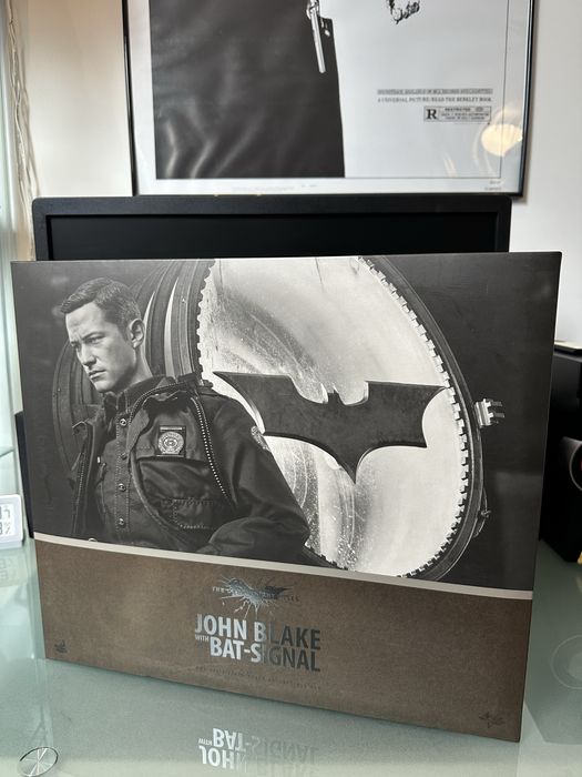 Фигурка 1/6 hot toys mms 274 Batman – JOHN BLAKE and BAT-SIGNAL