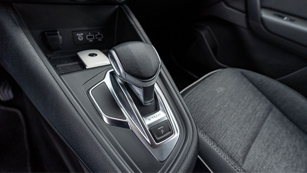 Renault Captur 1.6 Hybrid Plug-In Intense (Financiamento disponível)