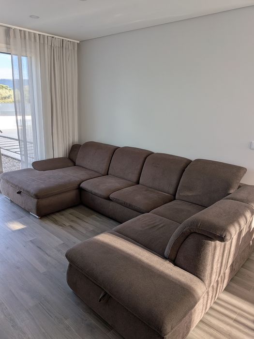 Sofá em U com 2 chaise longues e arrumação