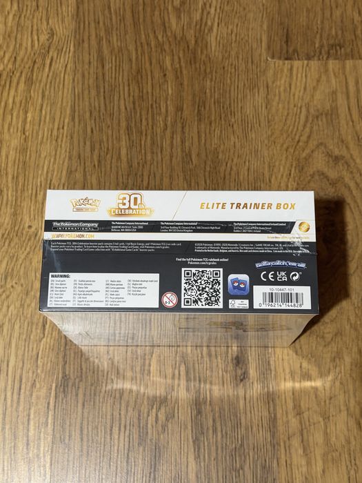 Pokemon 30th Celebration Elite Trainer Box
