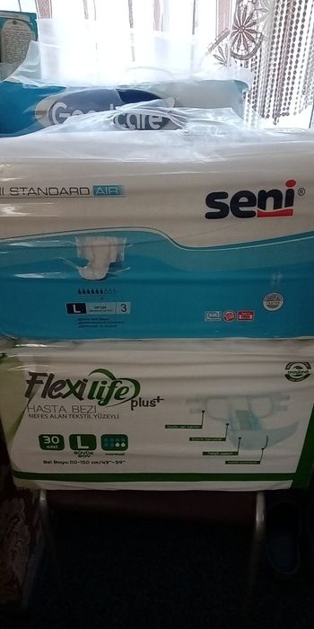 Продам памперсы упаковка 30шт. 500 гривень