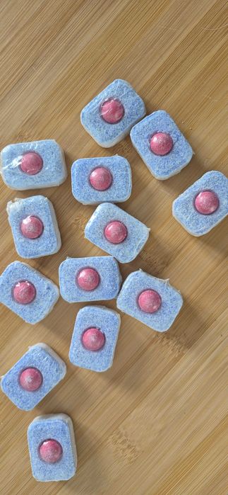 Tabletki do zmywarki finish power essential w folii rozpuszczalnej 300