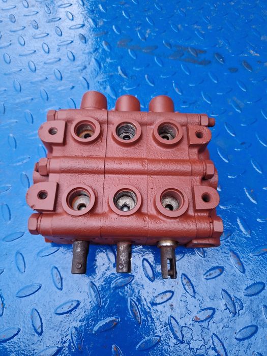 Rozdzielacz hydrauliczny 3-sekcyjny
