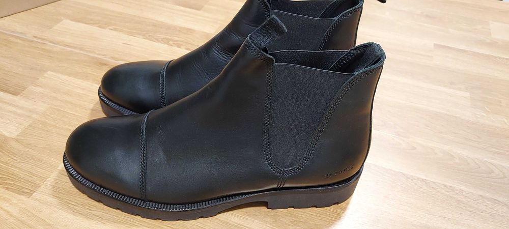 Botas da conceituada marca sueca Ten Points