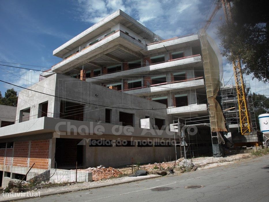 Apartamento T3 com garagem e terraço em Oliveira de Azeméis — Oliveira De Azeméis, Santiago De Riba-Ul, Ul, Macinhata Da Seixa E Madail, Aveiro