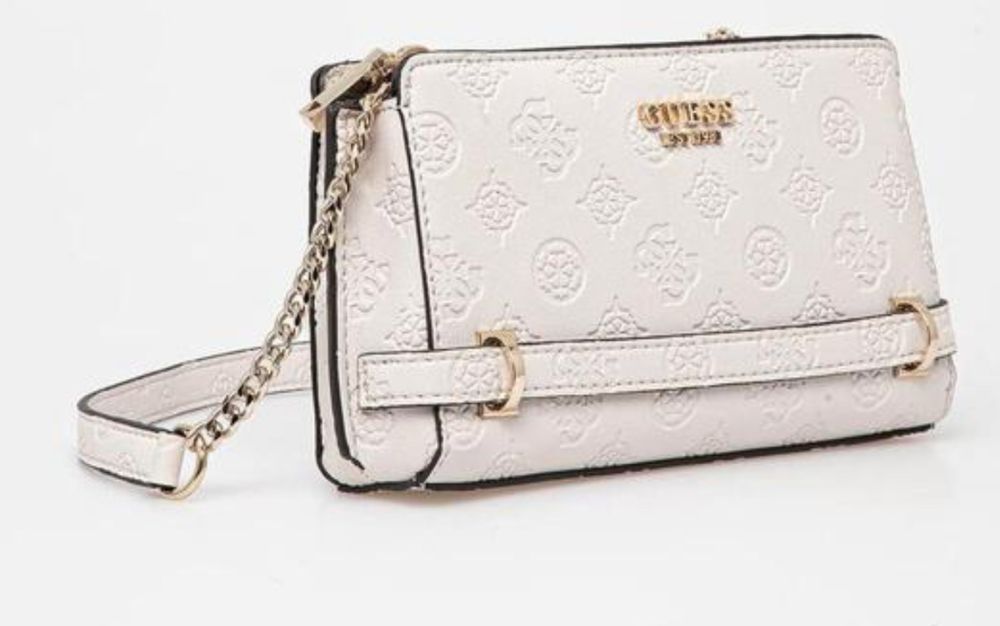 сумочка Guess модель Zarela у бежевому кольорі.