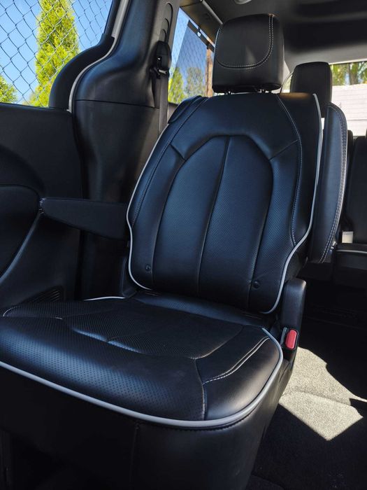 Mini Van Chrysler Pacifica 7-osobowy benzyna/gaz wynajem Śląsk