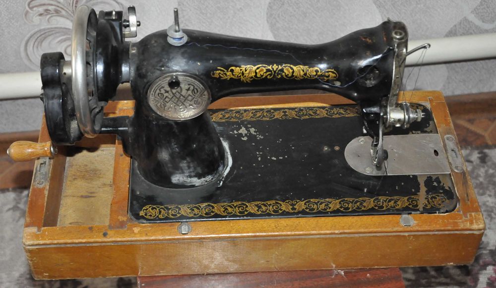 Швейная машинка ПМЗ ручная обслужена отрегулирована