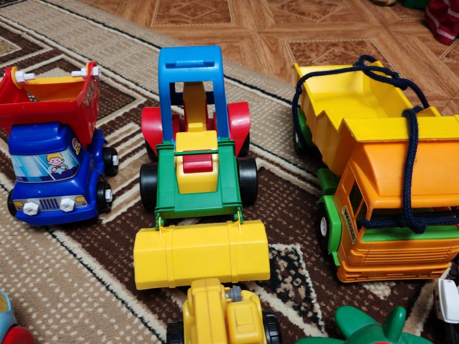 Продам купу їграшок одним лотом