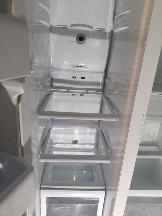 Холодильник Samsung двох дверний, side-by-side, сірий н