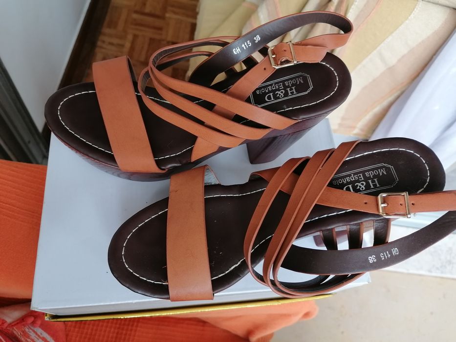 Sandálias de senhora tamanho 38