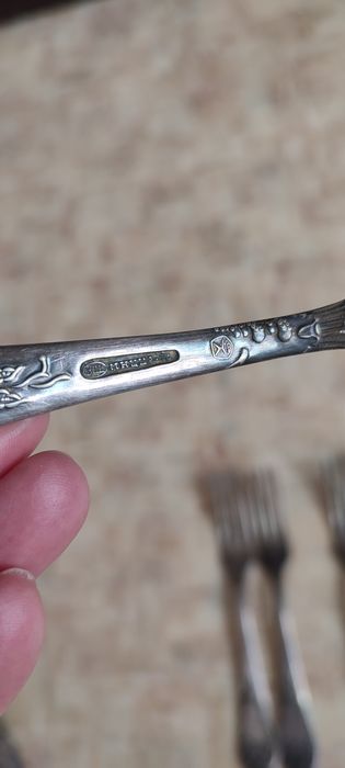 Вилки мельхіор,  ложки чайні