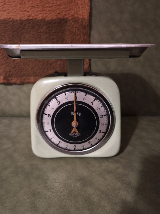 Antique Vintage Portuguese Kitchen Scale 10kg