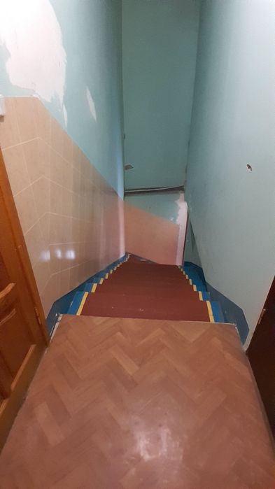 Продається двоповерховий будинок в м. Ананьїв