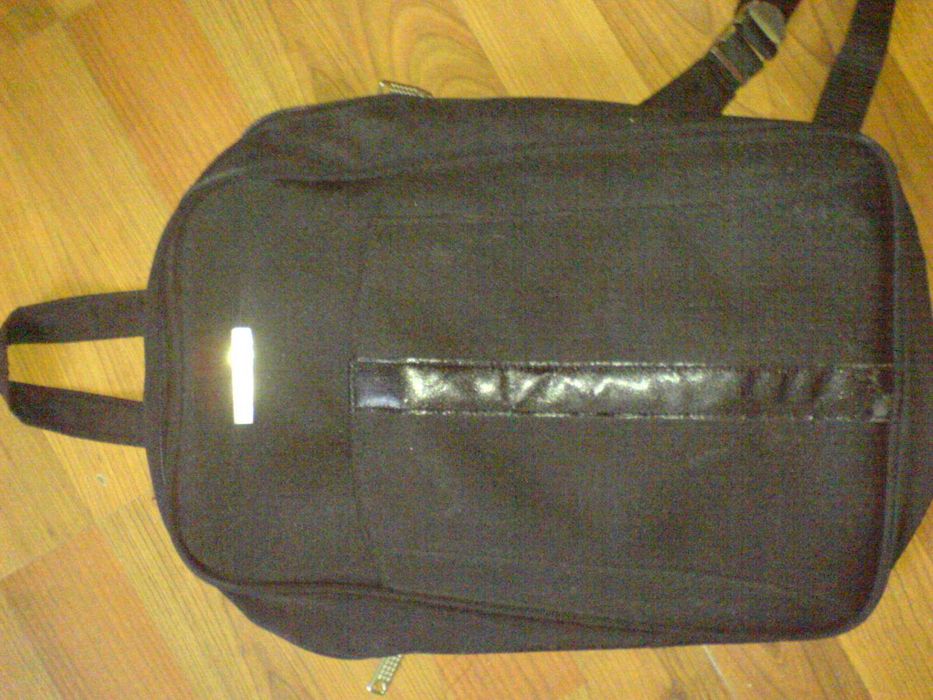 Plecak Oriflame Czarny 40x30x9 cm wododporn ramiączka prawieNIEUŻYWANY