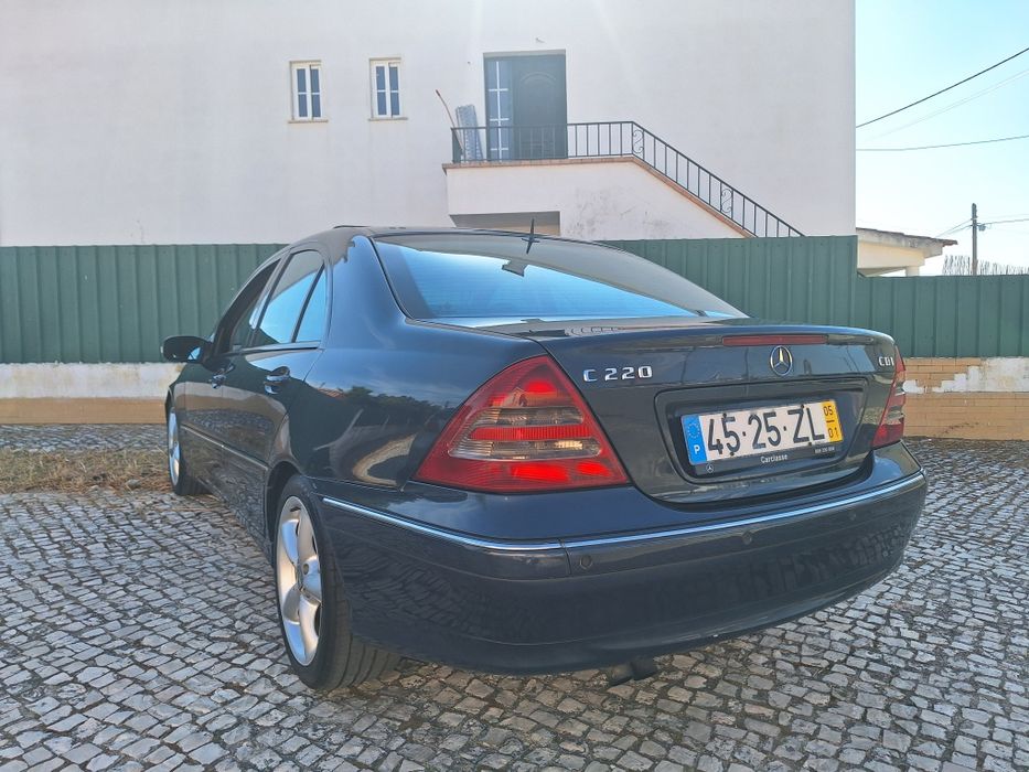 Mercedes-Benz C 220 — fotografia 11