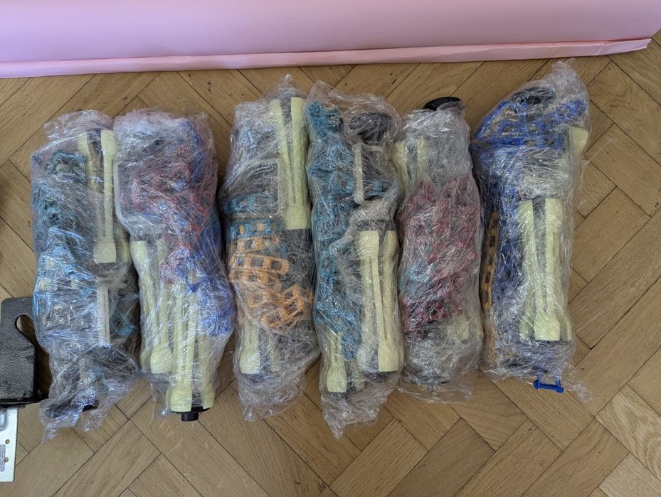 Паперові фони 2,75 см ширина  разом із кріпленням для фотостудії