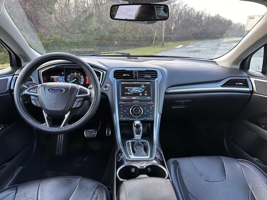 Ford Fusion Titanium      2014