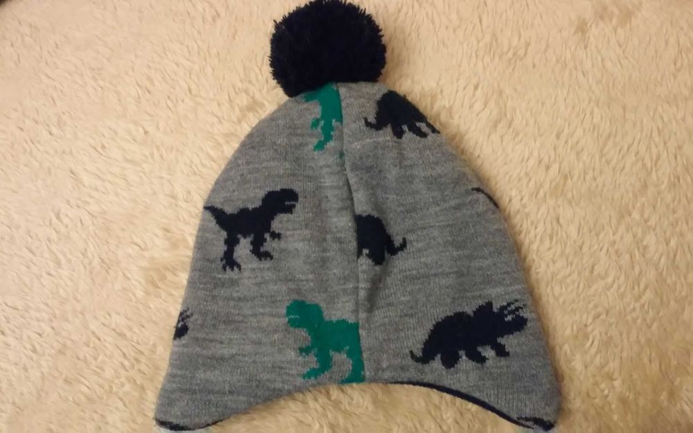 Czapka z nausznikami H&M dinozaury 110 - 128 cm. na 4 - 8 lat