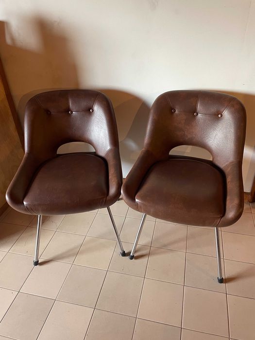 2 Cadeiras Vintage em Muito Bom Estado