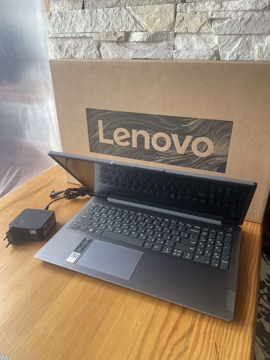 Ноутбук Lenovo ideapad 3 15ALC6 8/256gb під відновлення або зачастини ( повний комплект)