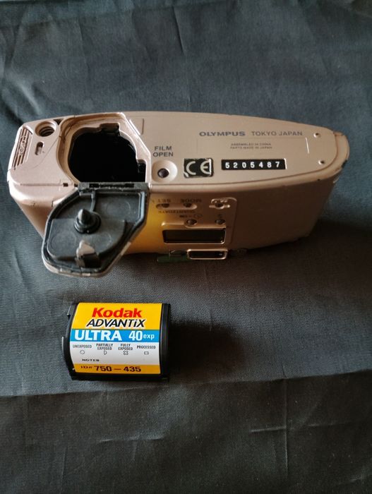 Olympus Zoom 75 Camera64584408729219124