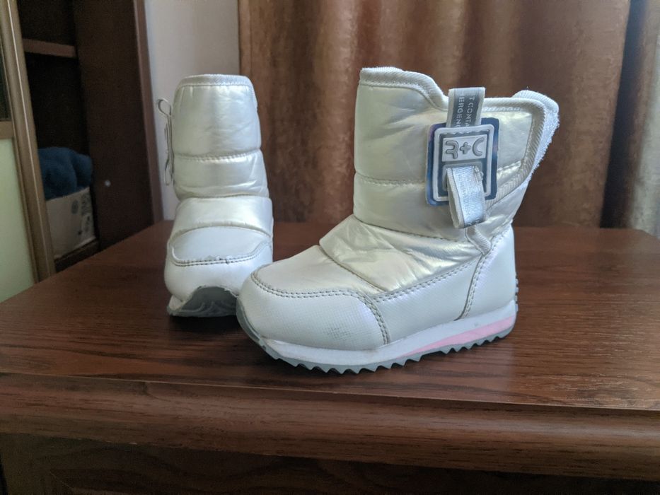 Зимове взуття для дівчинки 24 р