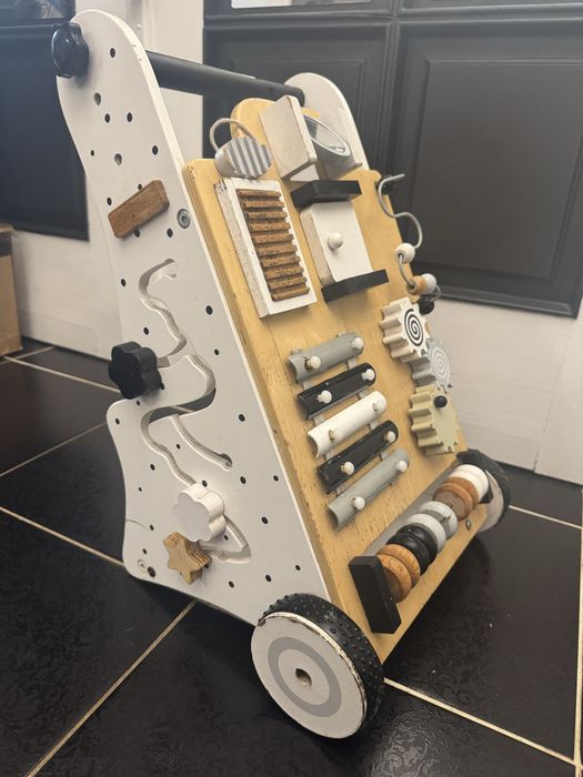 Pchacz drewniany, tablica montesorri