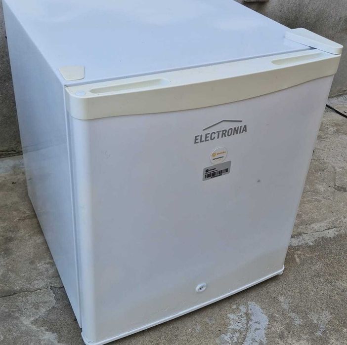 Mini frigorífico a funcionar