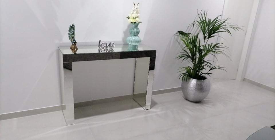 Vendo consola aparador espelhada