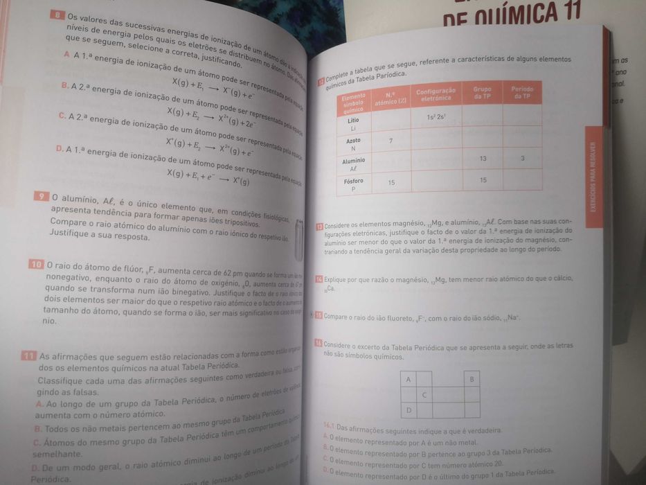 Livros "Exercícios de Química" para 10º e 11º ano