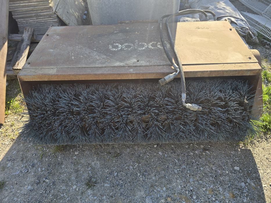 Zamiatarka hydrauliczna bobcat sweeper wacker neuson