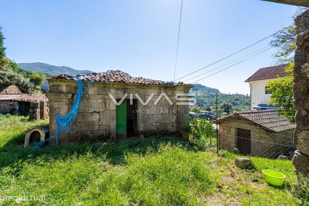 Moradia para Restaurar T0 Venda em Chorense e Monte,Terras de Bouro