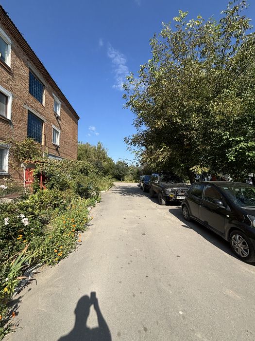 р 2-кімнатна квартира на 1 поверсі — зроби ремонт на свій смак!