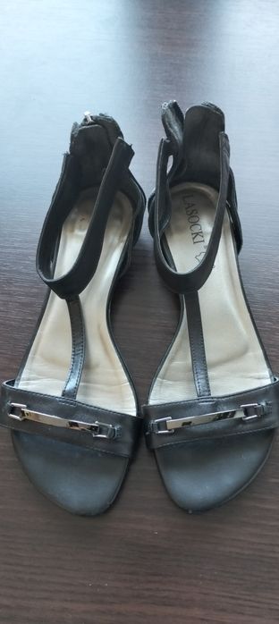 skórzane sandałki Lasocki