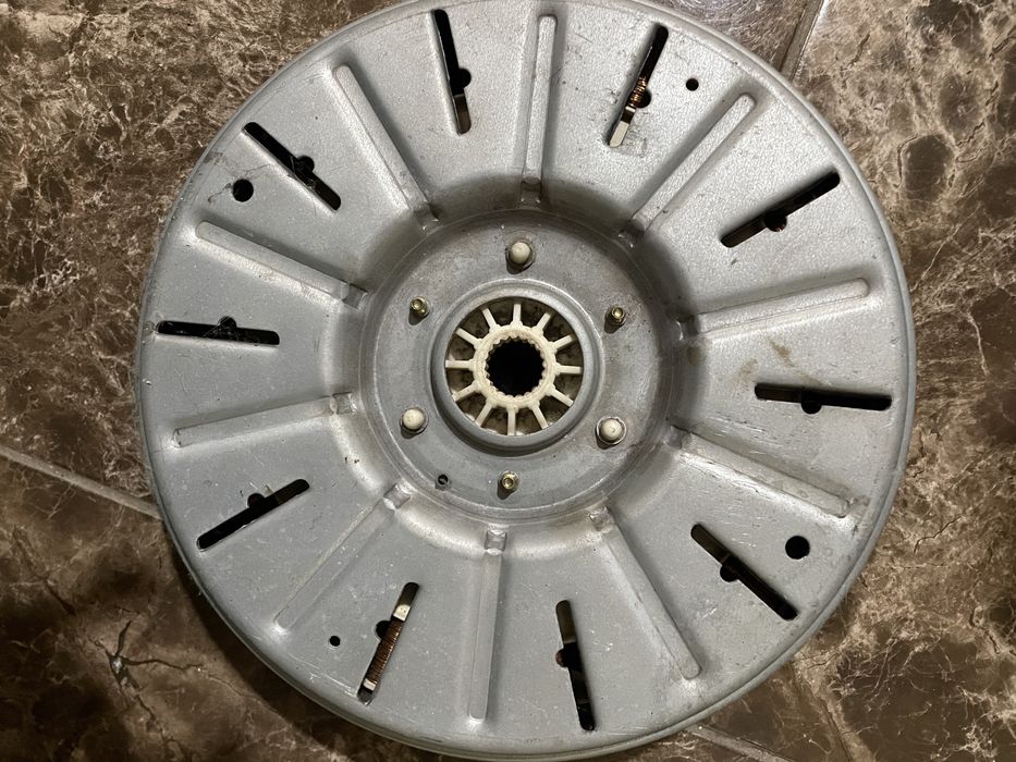 Продам инверторный мотор на стиралку LG с прямым приводом 5кг