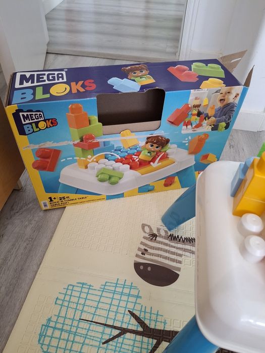 Mesa mega bloks - como novo