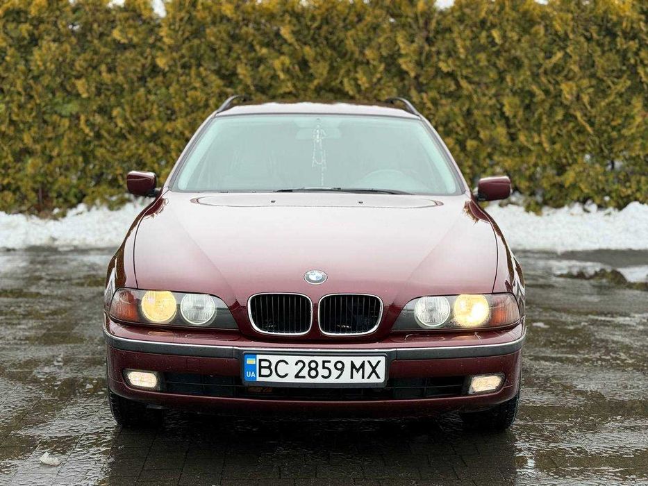 Продам BMW E39 520i