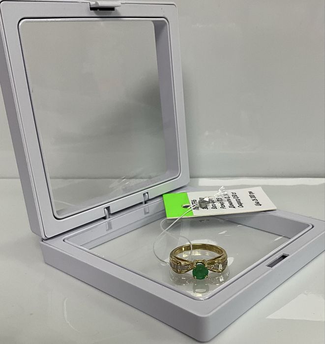 #перстень # золото 750 #размер 17,5#изумруд# бриллианти#